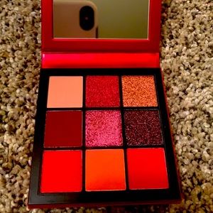 Huss Beauty - Ruby Obsessions